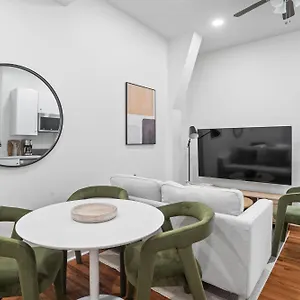 minimalist-charm-2br-1bath.us-newyorkcity.com/