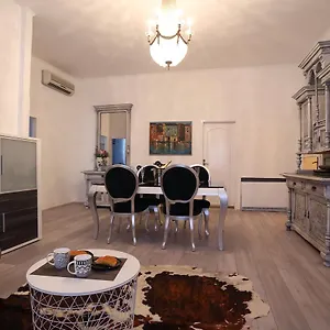 Papalic Palace Split